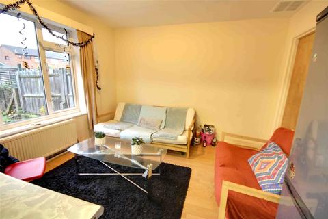 25 Hazel Close, Englefield Green, Egham, TW20 0TN