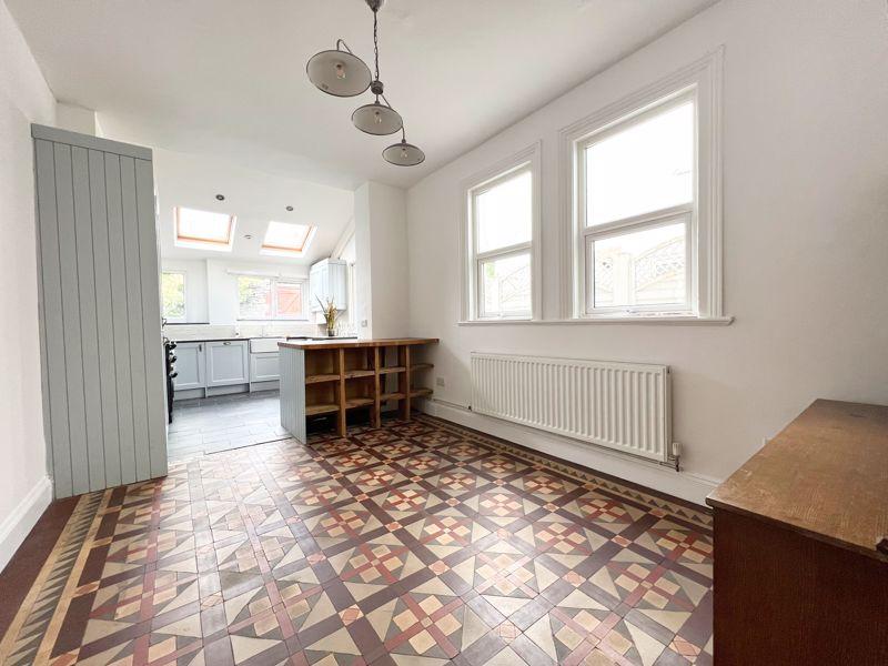 15 Amesbury Road, PenYLan, Cardiff, CF23 5DW 3 bed terraced house for sale £475,000