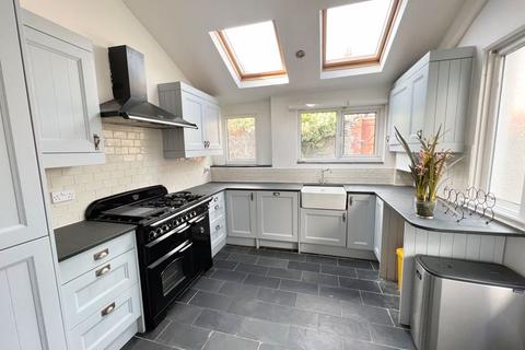 15 Amesbury Road, Cardiff, CF23 5DW
