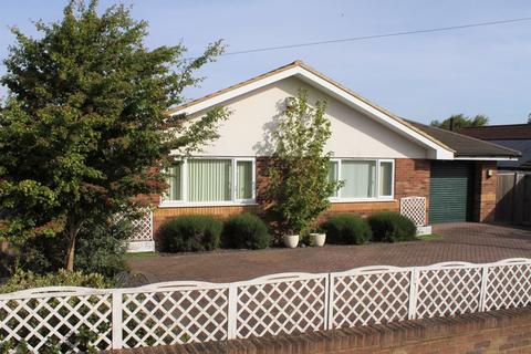 3 Nelson Park Road, St Margarets At Cliffe, Dover, CT15 6HL