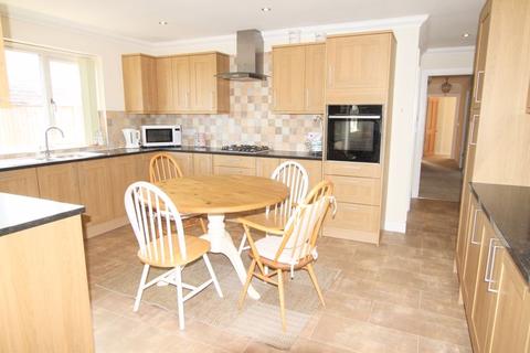 3 Nelson Park Road, St Margarets At Cliffe, Dover, CT15 6HL