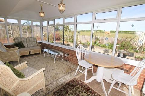 3 Nelson Park Road, St Margarets At Cliffe, Dover, CT15 6HL