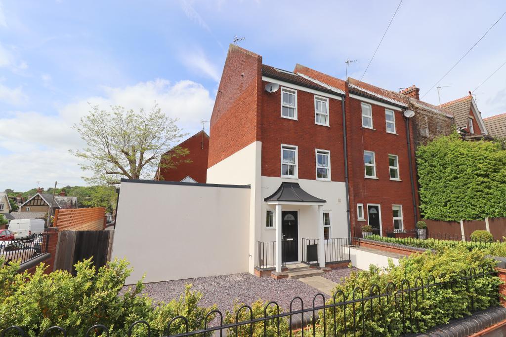 Flitwick Road, Ampthill, Bedfordshire, MK45 2RL 4 bed end of terrace house £725,000