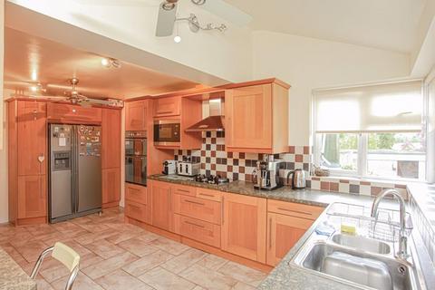 undefined, Balmoral Avenue, off of The Broughton Road, Banbury