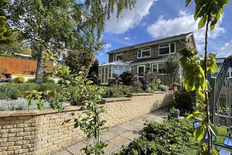 4 bedroom detached house for sale, Balmoral Avenue, off of The Broughton Road, Banbury