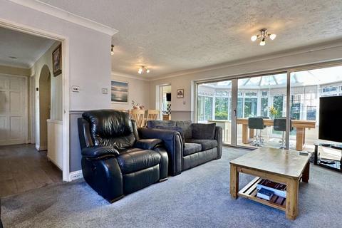 4 bedroom detached house for sale, Balmoral Avenue, off of The Broughton Road, Banbury