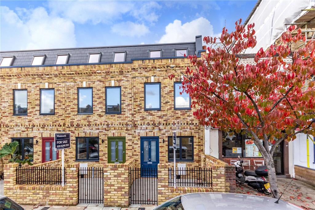 Upland Road, East Dulwich, London, SE22 4 bed terraced house £3,000