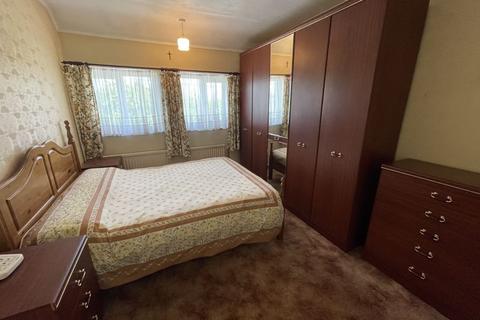 246 Romford Road, Aveley, South Ockendon, RM15 4PH