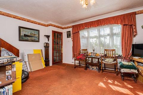 6 Allerford Court, Harrow, HA2 6AW