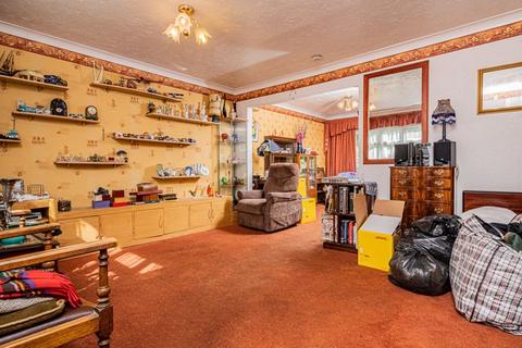 6 Allerford Court, Harrow, HA2 6AW