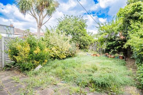 6 Allerford Court, Harrow, HA2 6AW