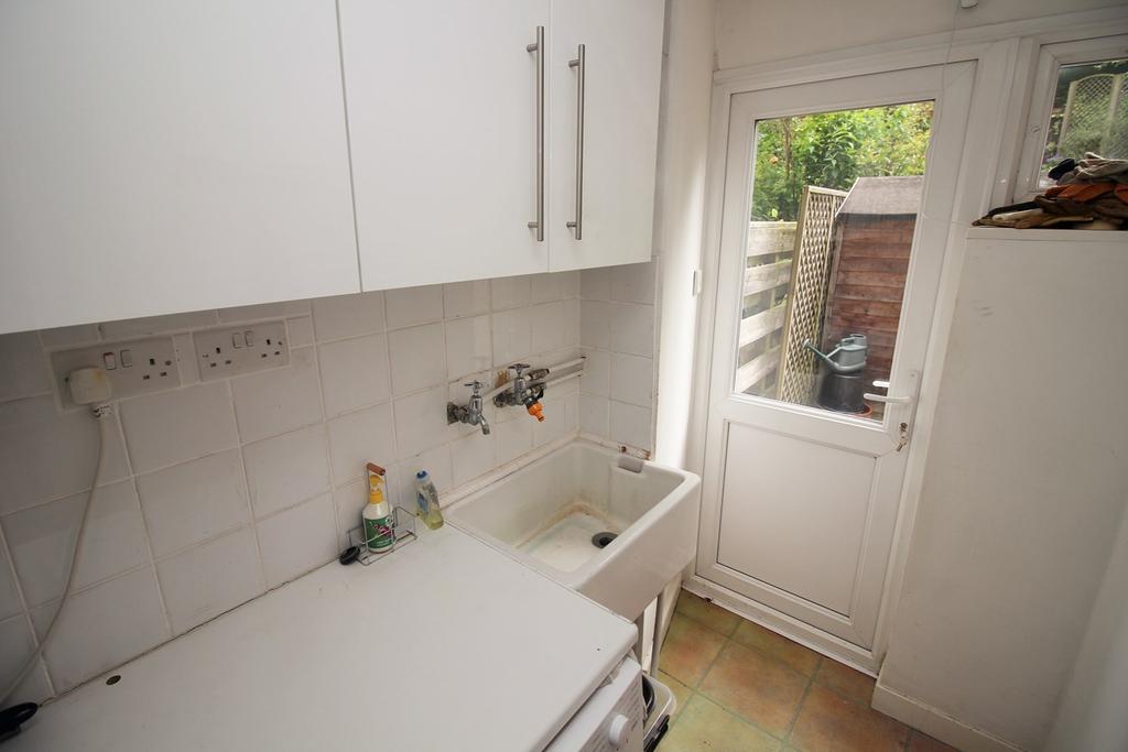 Park Meadow, Hatfield, AL9 3 bed townhouse £1,700 pcm (£392 pw)