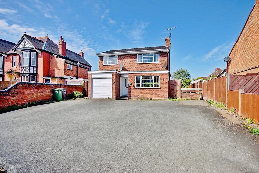 Ombersley Road, Northwick, Worcester, WR3 3 bed detached house for sale £385,000