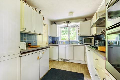 3 bedroom detached house for sale - Broadmead, Tunbridge Wells