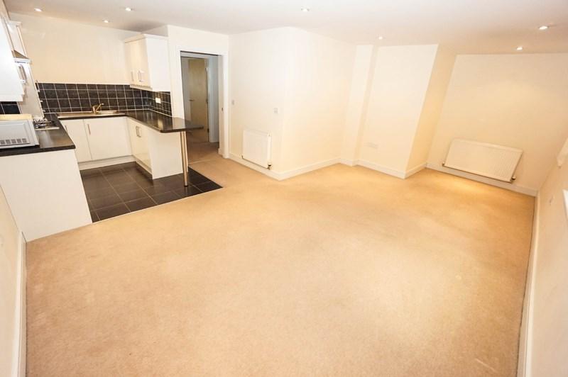 Purlbrook Court, Horwich 2 bed apartment £625 pcm (£144 pw)