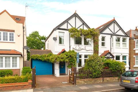 214 Kneller Road, Twickenham, TW2 7EF