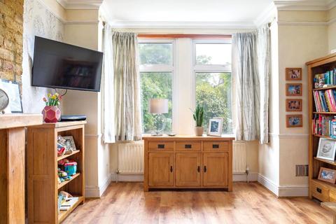 214 Kneller Road, Twickenham, TW2 7EF