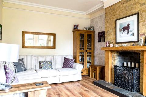 214 Kneller Road, Twickenham, TW2 7EF