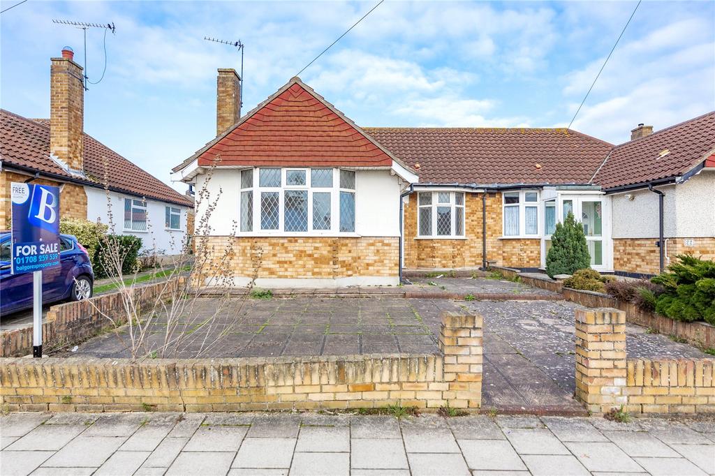 Dorkins Way, Upminster, RM14 2 bed bungalow £450,000