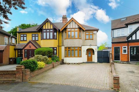 39 Lynton Road, London, E4 9EA