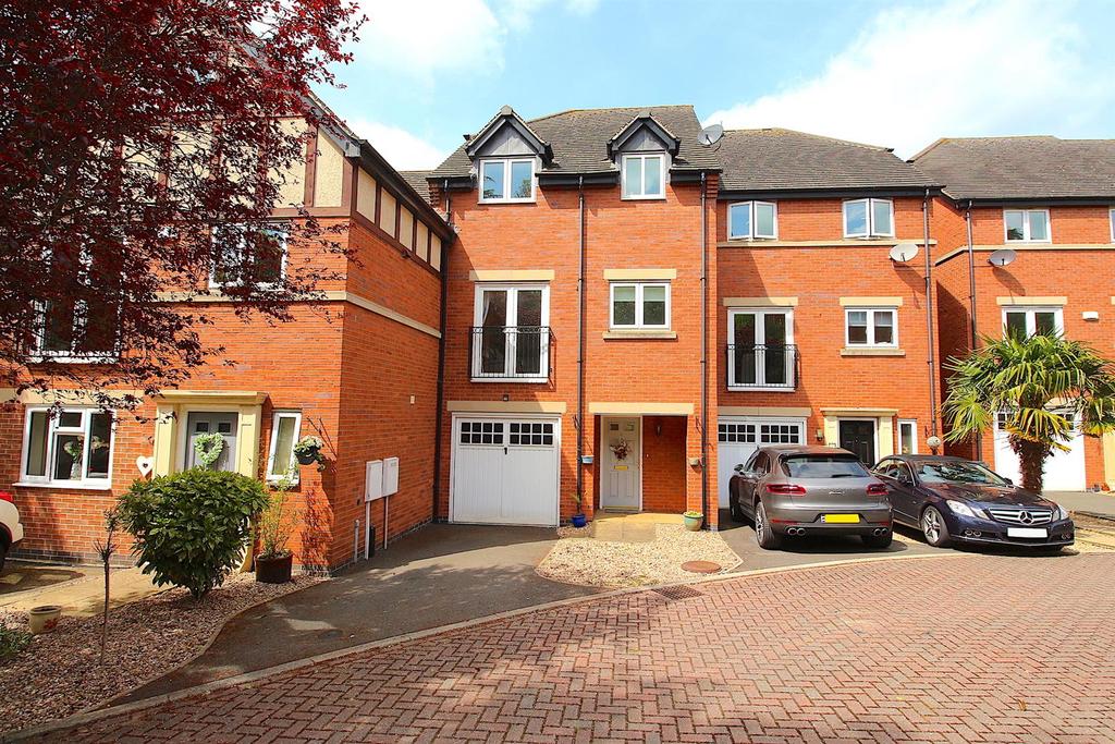 Oliver Close, Syston 4 bed townhouse for sale £325,000