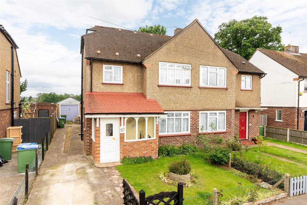 Vaux Crescent, Hersham, WaltonOnThames 3 bed semidetached house for