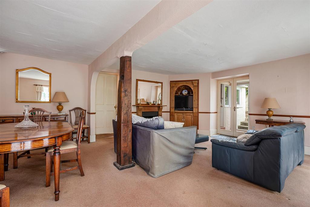 A 17 - Gothic Cottage Dartmouth - 220428.jpg