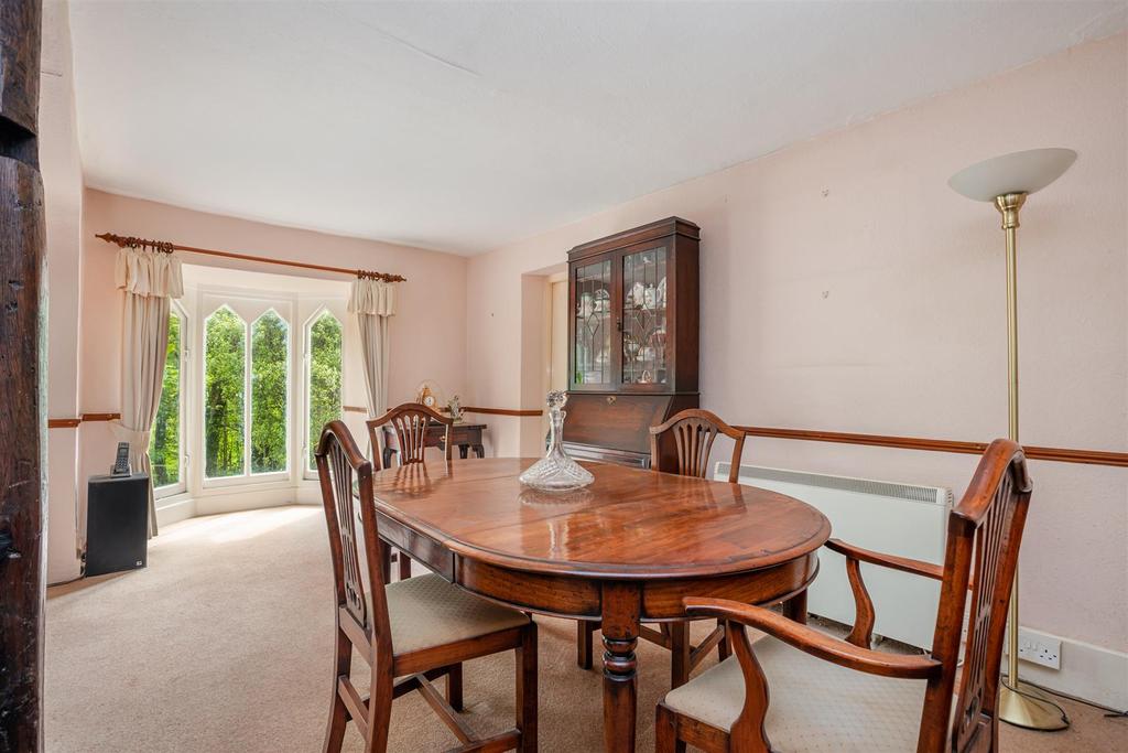 A 16 - Gothic Cottage Dartmouth - 220428.jpg