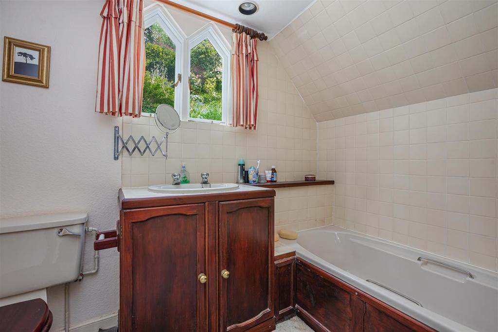 A 21 - Gothic Cottage Dartmouth - 220428.jpg