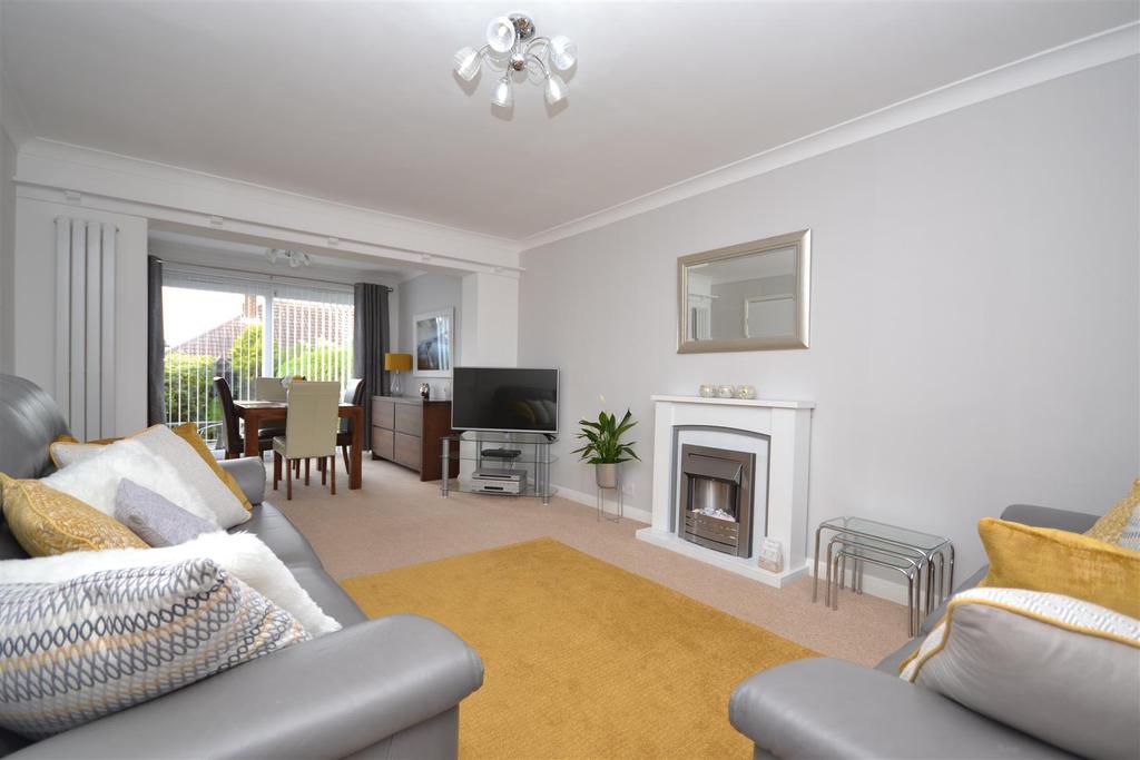 Derwent Avenue, Garforth, Leeds 2 bed semidetached bungalow £265,000