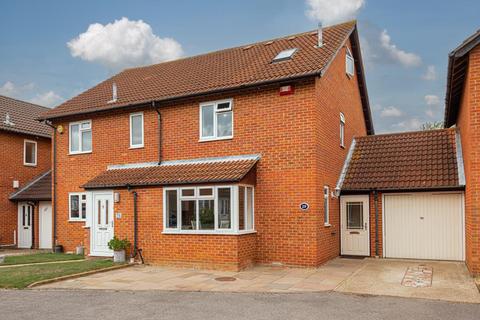 29 Cardinal Close, Worcester Park, KT4 7EH