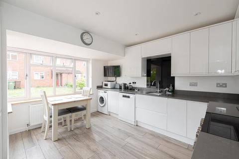 29 Cardinal Close, Worcester Park, KT4 7EH