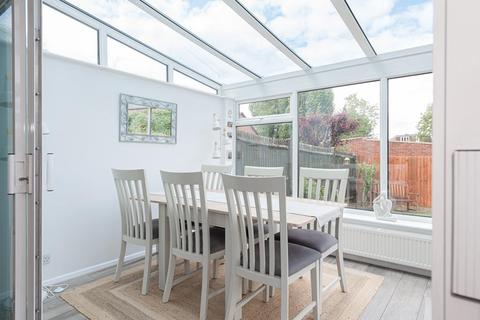 29 Cardinal Close, Worcester Park, KT4 7EH