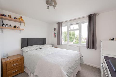 29 Cardinal Close, Worcester Park, KT4 7EH