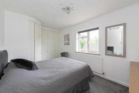 29 Cardinal Close, Worcester Park, KT4 7EH