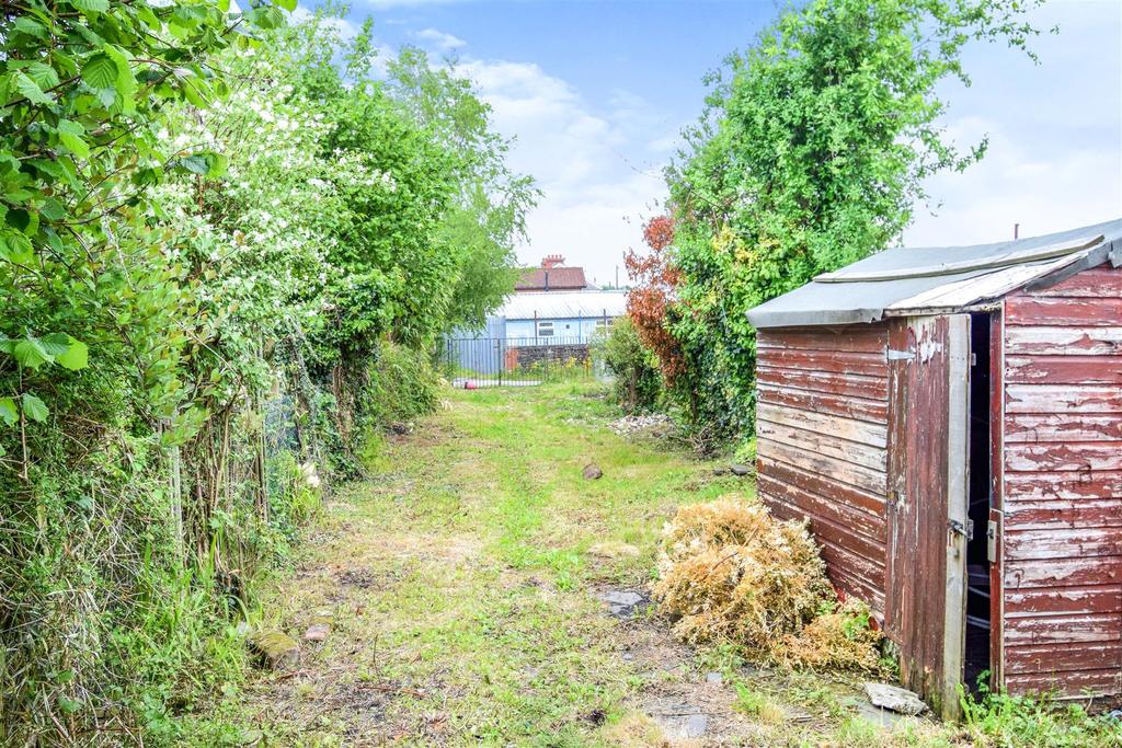 Church Street, Bedwas, Caerphilly 3 bed end of terrace house £155,000