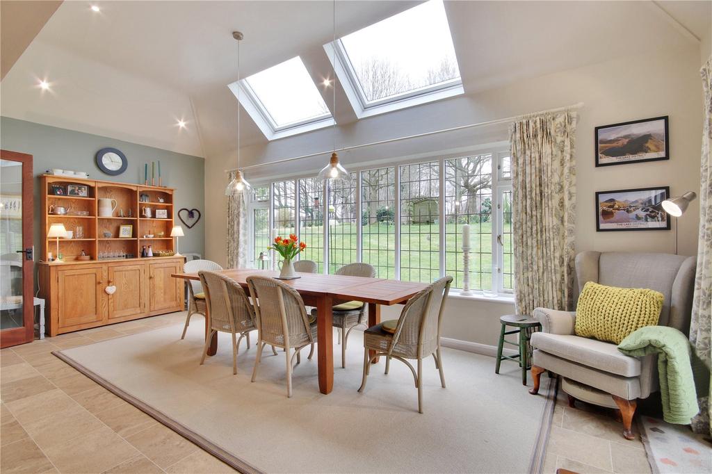 Kitchen/Breakfast Rm