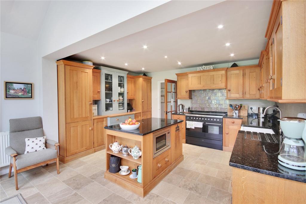 Kitchen/Breakfast Rm