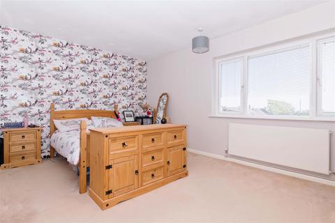 114 Alinora Crescent, Goring By Sea, Worthing, BN12 4HJ
