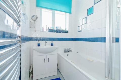 114 Alinora Crescent, Goring By Sea, Worthing, BN12 4HJ