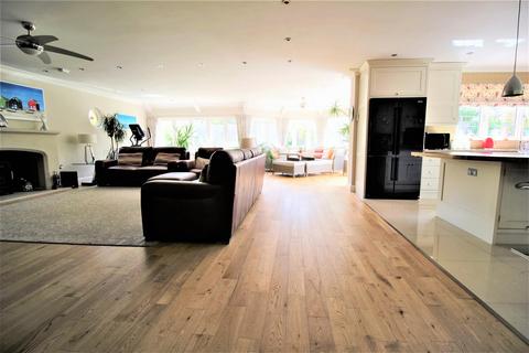 2a Queensmead Avenue, Epsom, KT17 3EQ