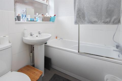 38 Hammonds Lane, Great Warley, Brentwood, CM13 3AQ