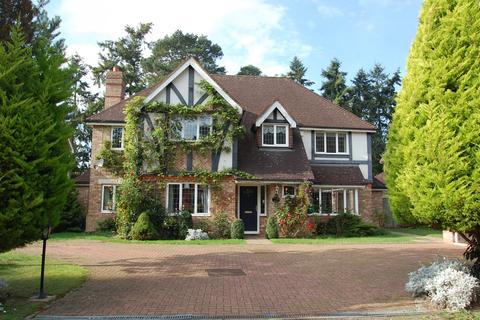 5 bedroom detached house for sale - Cedar Close, Iver, Buckinghamshire, SL0
