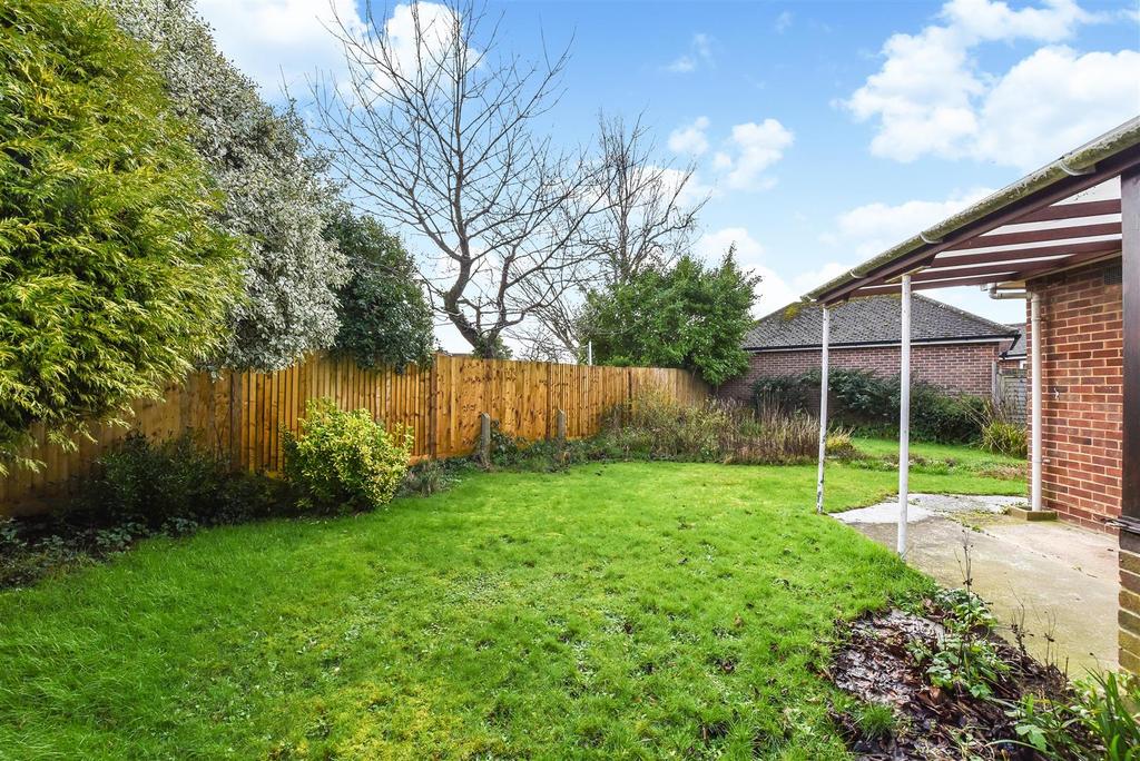 Orchard Way, Bognor Regis 2 bed semidetached bungalow £235,000