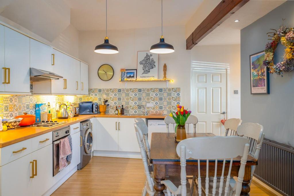 26 Avonvale RD-9.jpg