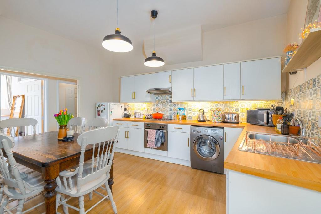 26 Avonvale RD-3.jpg