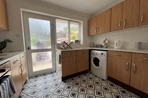 25 Park Way, St Austell, PL25 4HR