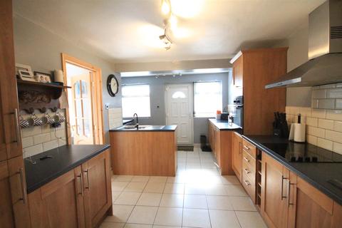 3 bedroom semi-detached house for sale - Clifton Green, Sunnybrow