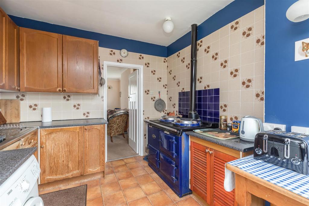Heston Avenue, Brighton 4 bed semidetached bungalow £525,000