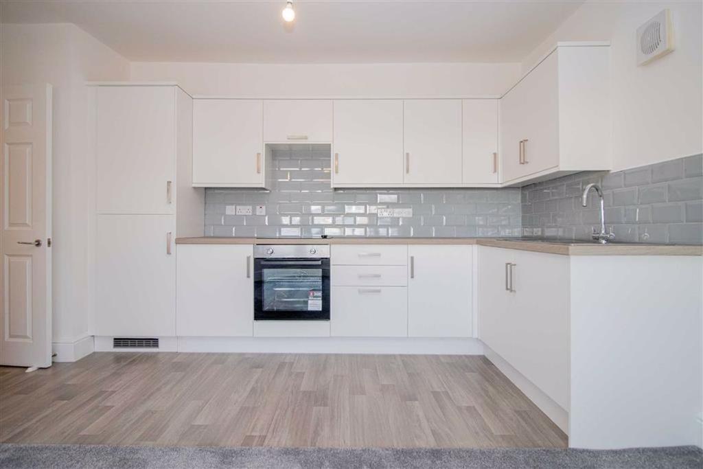 7779 Upper Chorlton Road, Whalley Range, Manchester, M16 2 bed